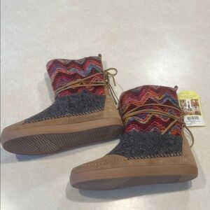 NWOB - TOMS - Nepal / toffee multi suede - 8.5